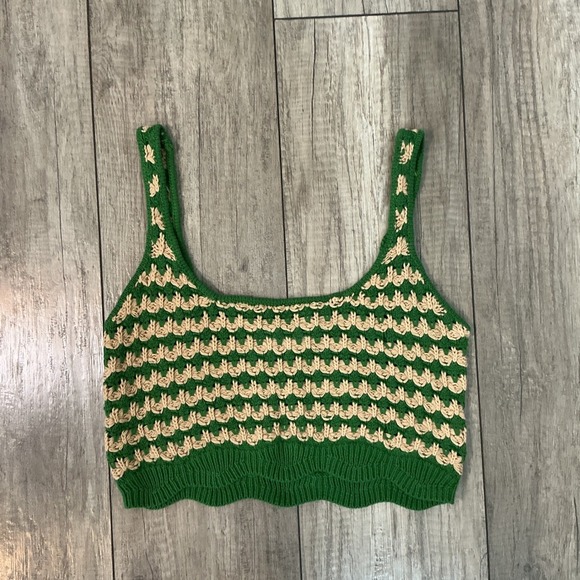 ASTR The Label Crochet Crop Top Sleeveless Green Beige Knit Tank Large - Picture 4 of 5